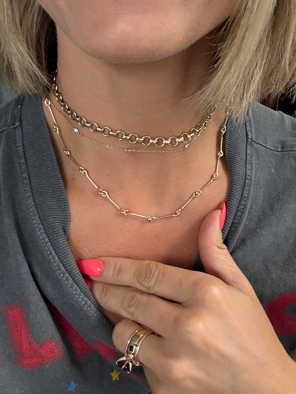 Golden Knot Chain