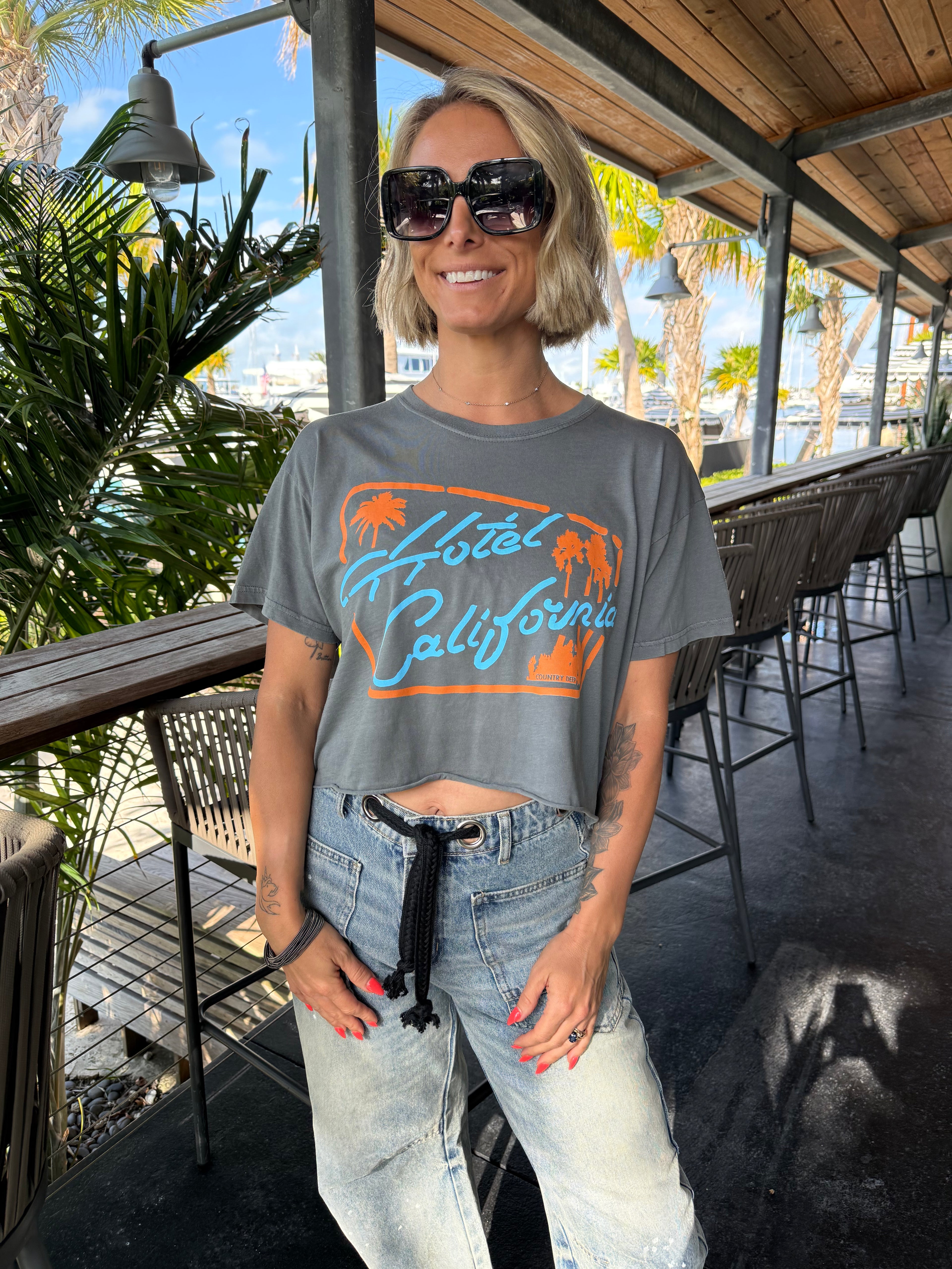 Cali Crop Tee